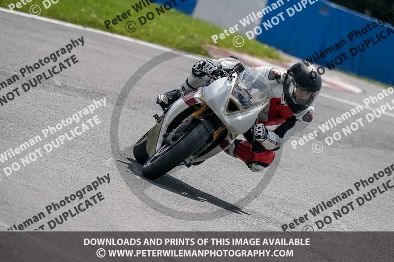 donington no limits trackday;donington park photographs;donington trackday photographs;no limits trackdays;peter wileman photography;trackday digital images;trackday photos